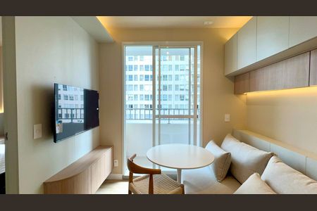 Sala de kitnet/studio para alugar com 1 quarto, 25m² em Pinheiros, São Paulo