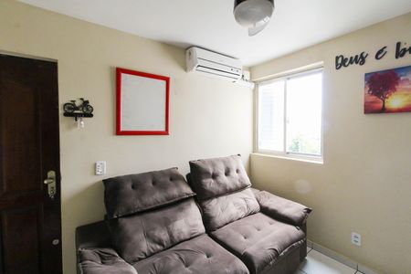 Sala de apartamento à venda com 2 quartos, 42m² em Guajuviras, Canoas