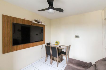 Sala de apartamento à venda com 2 quartos, 42m² em Guajuviras, Canoas