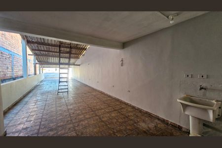Casa para alugar com 5 quartos, 200m² em Vila Inglesa, São Paulo
