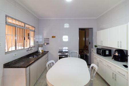 Casa à venda com 180m², 3 quartos e 1 vaga Casa à venda com 180m², 3 quartos e 1 vagaCozinha