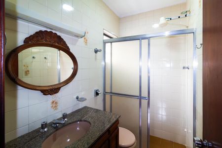 Casa à venda com 180m², 3 quartos e 1 vaga Casa à venda com 180m², 3 quartos e 1 vagaBanheiro da Suíte 2
