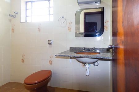 Casa à venda com 180m², 3 quartos e 1 vaga Casa à venda com 180m², 3 quartos e 1 vagaBanheiro da Suíte 1