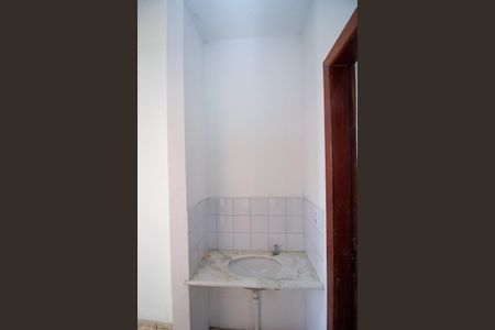 Casa de condomínio à venda com 57m², 2 quartos e 1 vaga Casa de condomínio à venda com 57m², 2 quartos e 1 vagaBanheiro Social