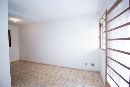 Sala de casa de condomínio à venda com 2 quartos, 57m² em Água Branca, Belo Horizonte