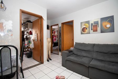 Sala de apartamento à venda com 2 quartos, 43m² em Qs 5, Brasília