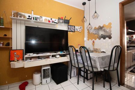 Sala de apartamento à venda com 2 quartos, 43m² em Qs 5, Brasília