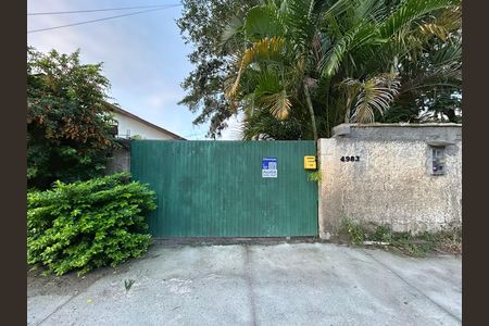 Casa de condomínio para alugar com 149m², 2 quartos e 3 vagas Casa de condomínio para alugar com 149m², 2 quartos e 3 vagasFachada