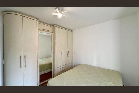 Apartamento para alugar com 118m², 4 quartos e 3 vagas Apartamento para alugar com 118m², 4 quartos e 3 vagasQuarto