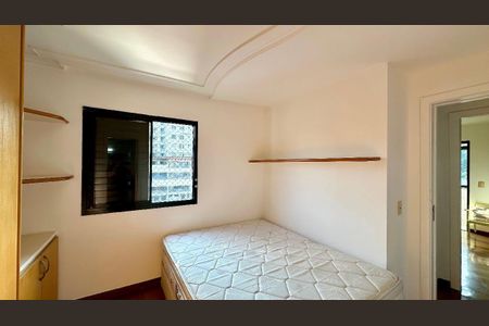 Apartamento para alugar com 118m², 4 quartos e 3 vagas Apartamento para alugar com 118m², 4 quartos e 3 vagasQuarto