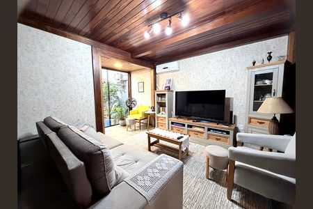 Casa de condomínio à venda com 200m², 3 quartos e 2 vagas Casa de condomínio à venda com 200m², 3 quartos e 2 vagasSala