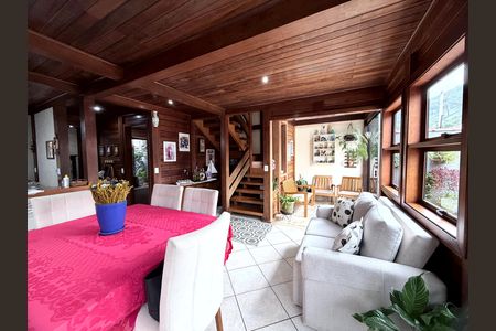 Sala de casa de condomínio para alugar com 3 quartos, 200m² em Jacarepaguá, Rio de Janeiro