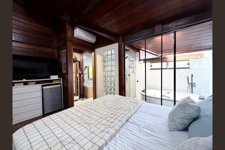 Casa de condomínio à venda com 200m², 3 quartos e 2 vagas Casa de condomínio à venda com 200m², 3 quartos e 2 vagasSuíte 1