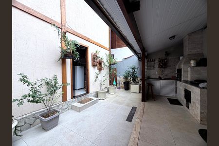 Casa de condomínio à venda com 200m², 3 quartos e 2 vagas Casa de condomínio à venda com 200m², 3 quartos e 2 vagasÁrea de Lazer