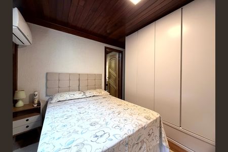 Casa de condomínio à venda com 200m², 3 quartos e 2 vagas Casa de condomínio à venda com 200m², 3 quartos e 2 vagasSuíte 2