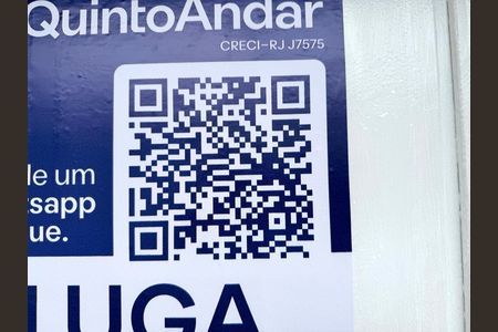 Casa de condomínio à venda com 200m², 3 quartos e 2 vagas Casa de condomínio à venda com 200m², 3 quartos e 2 vagasPlaquinha