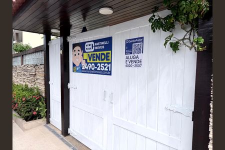 Casa de condomínio à venda com 200m², 3 quartos e 2 vagas Casa de condomínio à venda com 200m², 3 quartos e 2 vagasPlaquinha