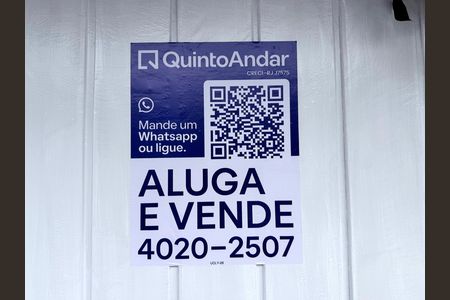 Casa de condomínio à venda com 200m², 3 quartos e 2 vagas Casa de condomínio à venda com 200m², 3 quartos e 2 vagasPlaquinha