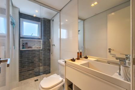 Apartamento para alugar com 144m², 4 quartos e 2 vagas Apartamento para alugar com 144m², 4 quartos e 2 vagasBanheiro da Suíte 1