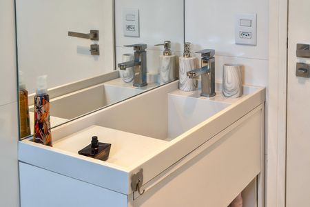 Apartamento para alugar com 144m², 4 quartos e 2 vagas Apartamento para alugar com 144m², 4 quartos e 2 vagasBanheiro da Suíte 1