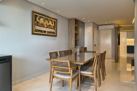 Apartamento para alugar com 144m², 4 quartos e 2 vagas Apartamento para alugar com 144m², 4 quartos e 2 vagasSala