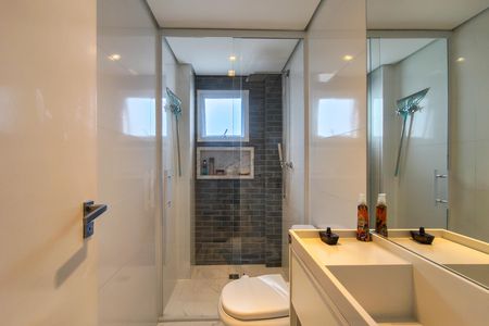 Apartamento para alugar com 144m², 4 quartos e 2 vagas Apartamento para alugar com 144m², 4 quartos e 2 vagasBanheiro da Suíte 1