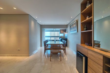 Apartamento para alugar com 144m², 4 quartos e 2 vagas Apartamento para alugar com 144m², 4 quartos e 2 vagasSala