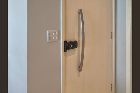 Apartamento para alugar com 144m², 4 quartos e 2 vagas Apartamento para alugar com 144m², 4 quartos e 2 vagasFechadura eletrônica
