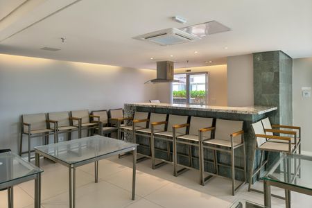Apartamento para alugar com 144m², 4 quartos e 2 vagas Apartamento para alugar com 144m², 4 quartos e 2 vagasÁrea comum - Salão de festas
