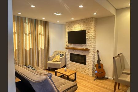 Sala  de casa de condomínio para alugar com 2 quartos, 100m² em Vila Domitila, São Paulo