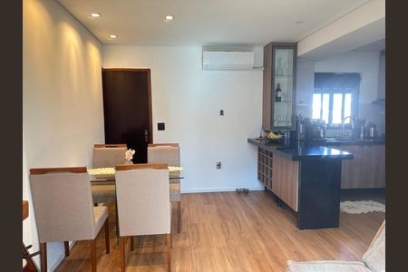 Cozinha de casa de condomínio para alugar com 2 quartos, 100m² em Vila Domitila, São Paulo