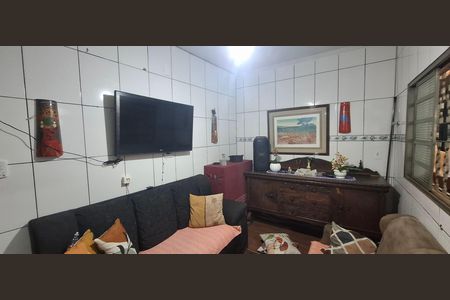 Casa para alugar com 80m², 4 quartos e 3 vagasSala