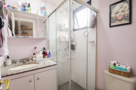 Apartamento à venda com 60m², 2 quartos e 2 vagas Apartamento à venda com 60m², 2 quartos e 2 vagasBanheiro da Suíte