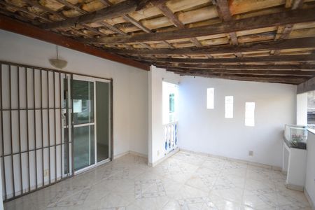 Casa para alugar com 201m², 3 quartos e 1 vaga Casa para alugar com 201m², 3 quartos e 1 vagaSuíte 3-Varanda