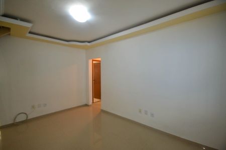 Sala de casa para alugar com 3 quartos, 201m² em Kennedy, Nova Iguaçu