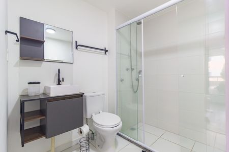 Banheiro de casa de condomínio para alugar com 1 quarto, 30m² em Brás, São Paulo