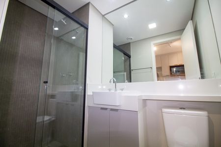 Banheiro de kitnet/studio à venda com 1 quarto, 30m² em Santo Amaro, São Paulo