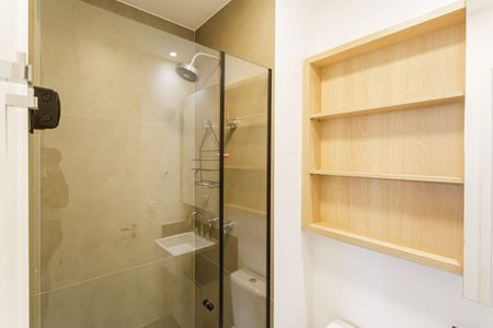 Banheiro de kitnet/studio à venda com 1 quarto, 44m² em Vila Olímpia, São Paulo