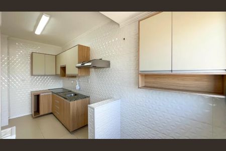 Cozinha de apartamento para alugar com 2 quartos, 69m² em Cristal, Porto Alegre