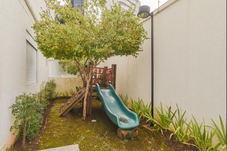 Apartamento à venda com 66m², 2 quartos e 2 vagas Apartamento à venda com 66m², 2 quartos e 2 vagasÁrea comum - Playground