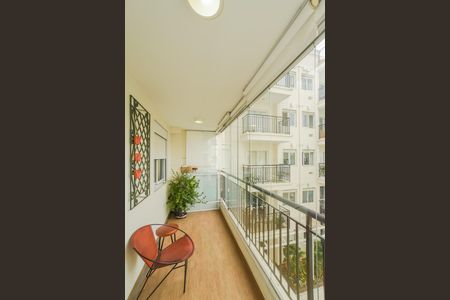 Apartamento à venda com 66m², 2 quartos e 2 vagas Apartamento à venda com 66m², 2 quartos e 2 vagasVaranda