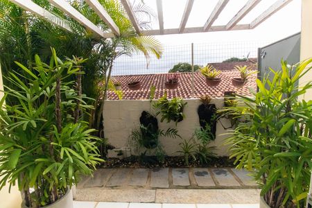 Casa de condomínio para alugar com 270m², 3 quartos e 2 vagas Casa de condomínio para alugar com 270m², 3 quartos e 2 vagasÁrea externa