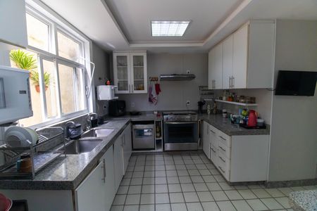 Casa de condomínio para alugar com 270m², 3 quartos e 2 vagas Casa de condomínio para alugar com 270m², 3 quartos e 2 vagasCozinha
