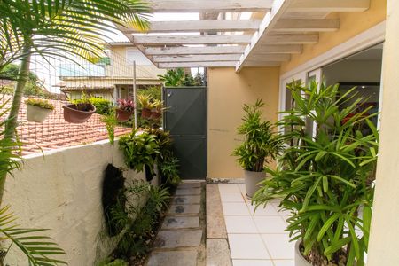 Casa de condomínio para alugar com 270m², 3 quartos e 2 vagas Casa de condomínio para alugar com 270m², 3 quartos e 2 vagasÁrea externa
