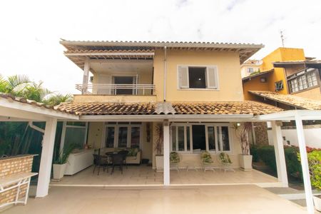 Casa de condomínio para alugar com 270m², 3 quartos e 2 vagas Casa de condomínio para alugar com 270m², 3 quartos e 2 vagasÁrea externa