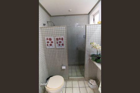 Casa de condomínio para alugar com 270m², 3 quartos e 2 vagas Casa de condomínio para alugar com 270m², 3 quartos e 2 vagasBanheiro 2