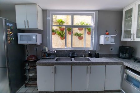 Casa de condomínio para alugar com 270m², 3 quartos e 2 vagas Casa de condomínio para alugar com 270m², 3 quartos e 2 vagasCozinha