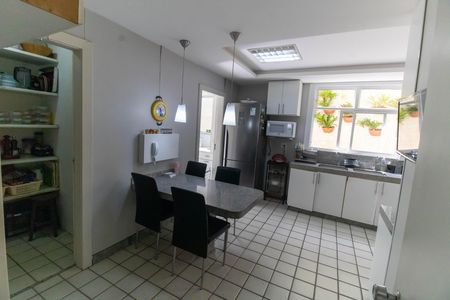 Casa de condomínio para alugar com 270m², 3 quartos e 2 vagas Casa de condomínio para alugar com 270m², 3 quartos e 2 vagasCozinha