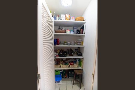 Casa de condomínio para alugar com 270m², 3 quartos e 2 vagas Casa de condomínio para alugar com 270m², 3 quartos e 2 vagasDespensa