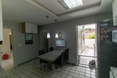 Casa de condomínio para alugar com 270m², 3 quartos e 2 vagas Casa de condomínio para alugar com 270m², 3 quartos e 2 vagasCozinha